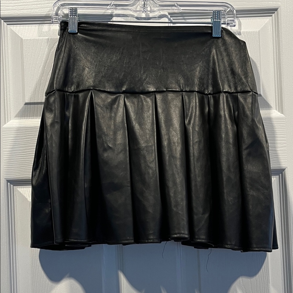 PrettyLittleThing Black Leather Look Skater Skirt. Pleated,Size 4. New with tags